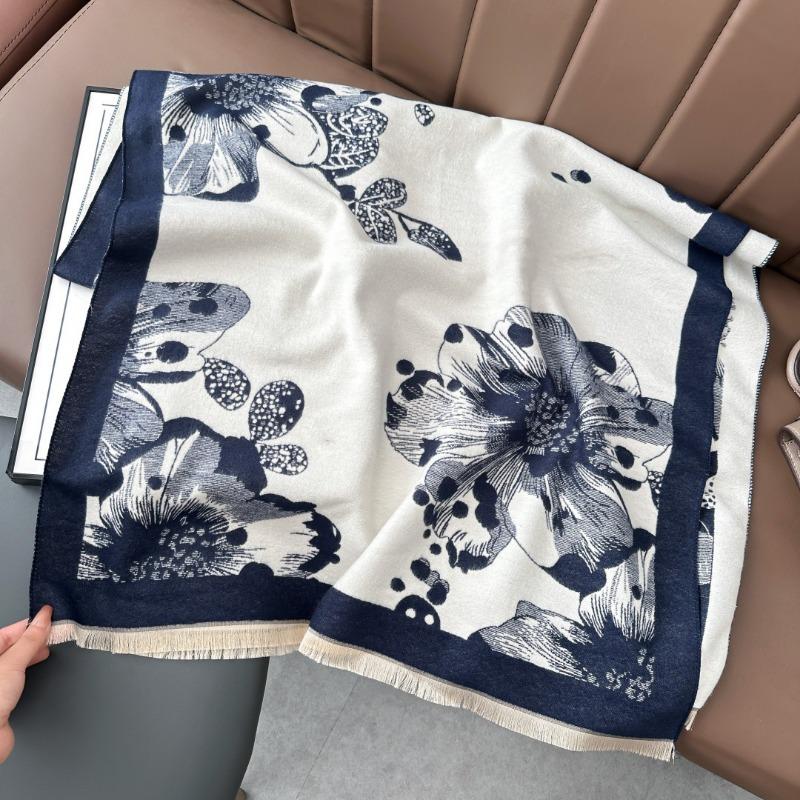 Double-sided petal jacquard imitation cashmere scarf women's leisure atmosphere new high-quality scarf shawl soft and thick
