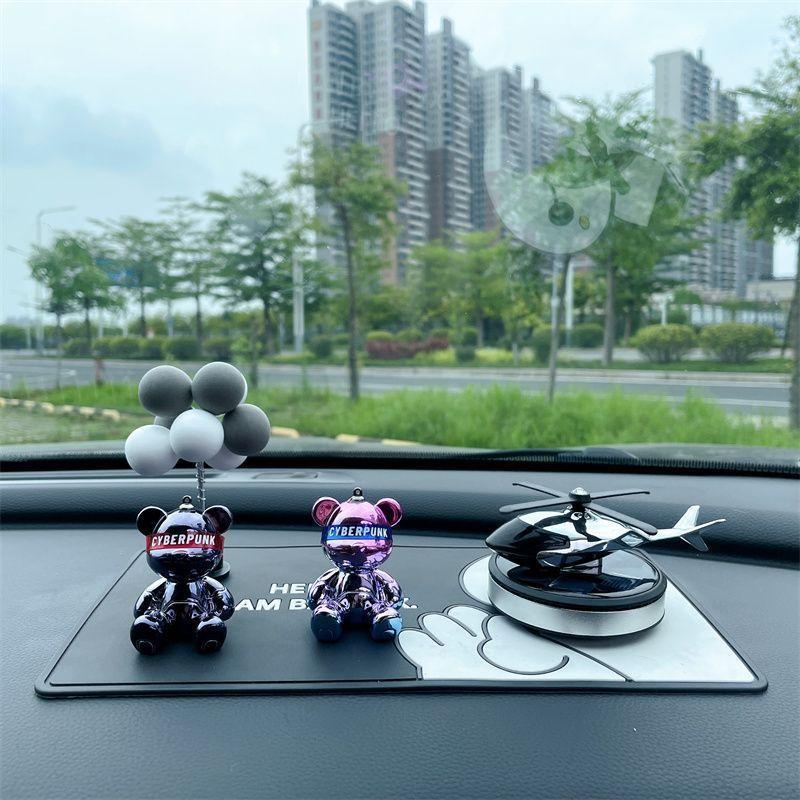 Bear Car Ornament, Aromatherapy, Odor Removal, Long-lasting Fragrance In The Car, Light Fragrance Decoration, Solar Car Helicopter