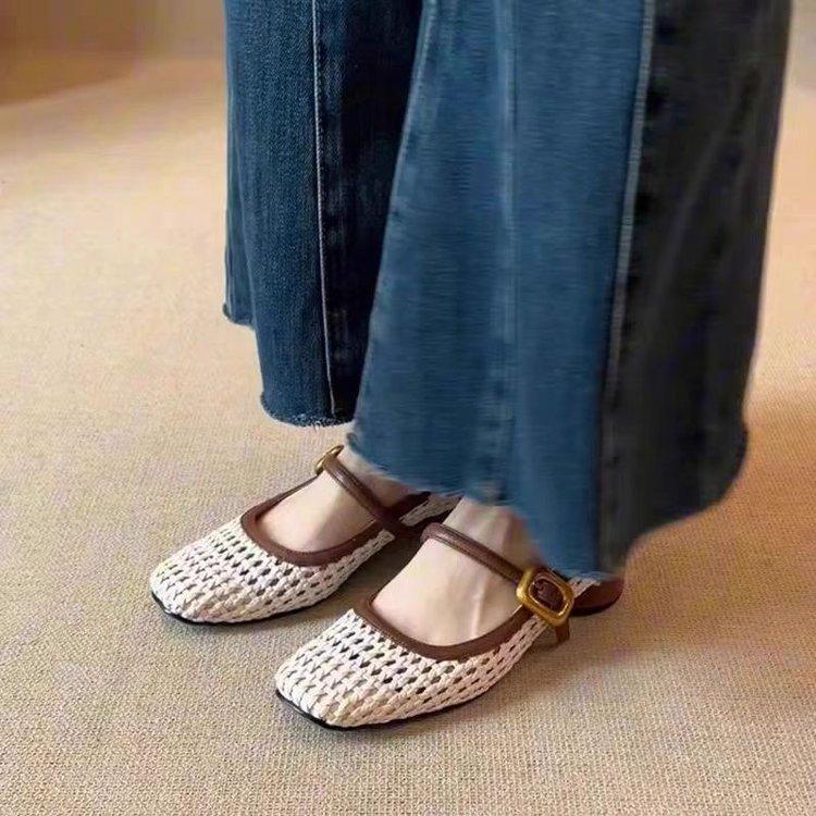 French color matching retro square head woven hollow Mary Jane shoes women's light mouth square head thick heel word with light mouth single shoes