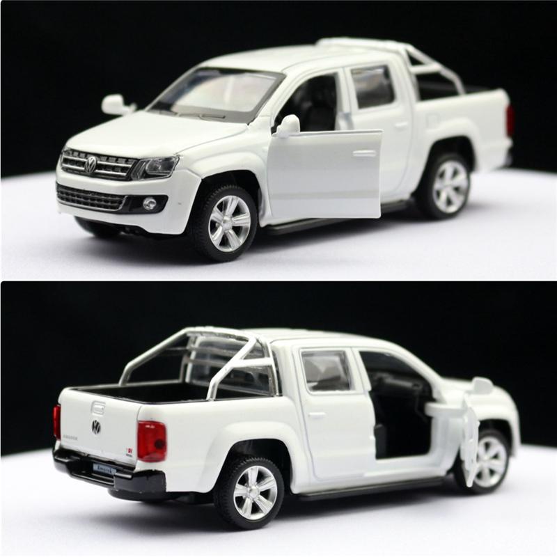 1/46 Volkswagen Amarok Alloy Pickup Car Model Diecasts Metal Vehicles Car Model Miniature Scale Simulation Collection Kids Gifts