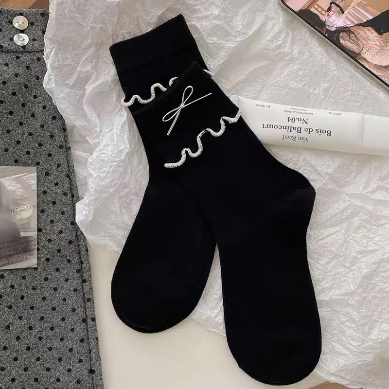 Milk White Medium Tube Socks Women'S College Style Stacking Socks Bow Fungus Edge Socks