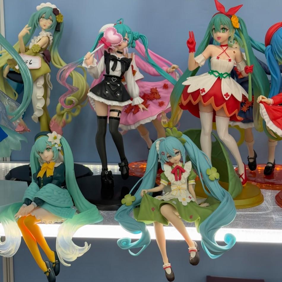 Neue Hatsune Miku Anime Figur Wunderland PVC Modell Action Spielzeug Daumeslinchen Version. Schreibtischdekoration Puppen Ornamente Sammlung Geschenk