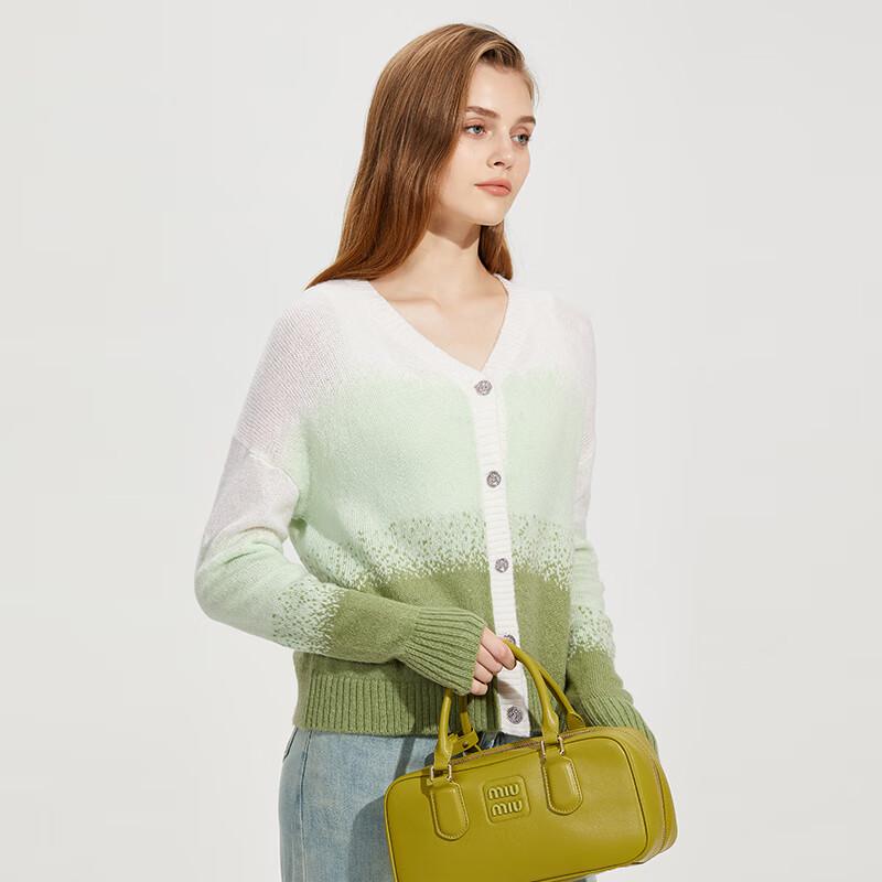 

Women s V-Neck Long-Sleeve Knit Cardigan M