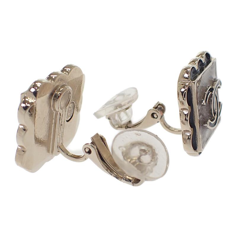 CHANEL  ABE425_B18071_NZT06 Earring white/black metal Women