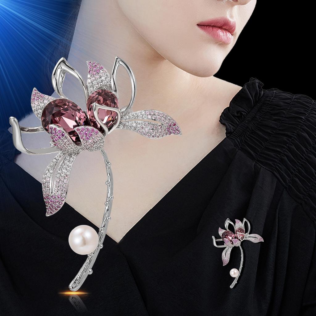 High-end Design, Elegant Temperament, Exquisite and Elegant Flower, High-end Crystal Brooch, Anti-light Accessories