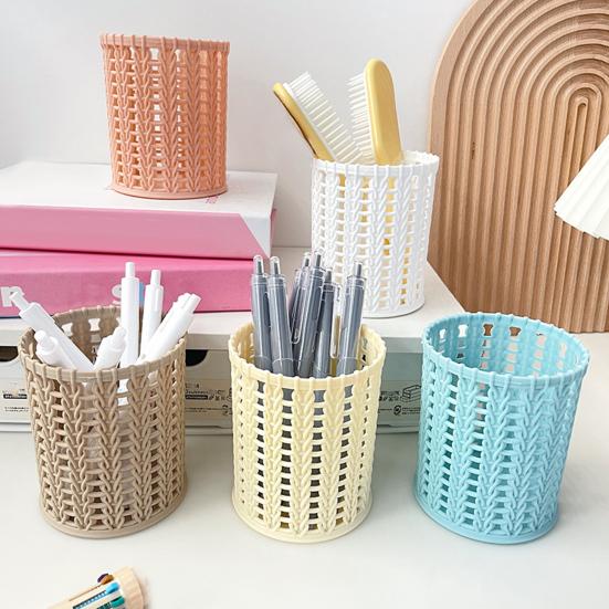 DYS Imitation Rattan Pen Holder, Round Hollow Desk Organizer, Large Capacity Pencil Cup for Pens Pencils Makeup Brushes, Nordic Office Home Decor