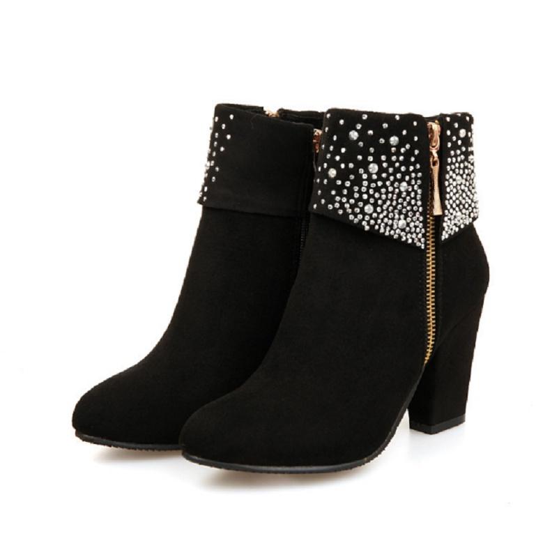

Женские модные кожаные ботинки на массивной молнии со стразами и вневременным дизайном 36