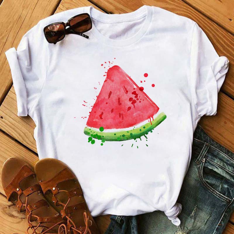 Maycaur Nové Kawaii Dámské Topy s Potiskem Ovoce Jahody Ležérní Dámské Krátkorukávové Streetwear Černé Trička Oversized s Kulatým Výstřihem