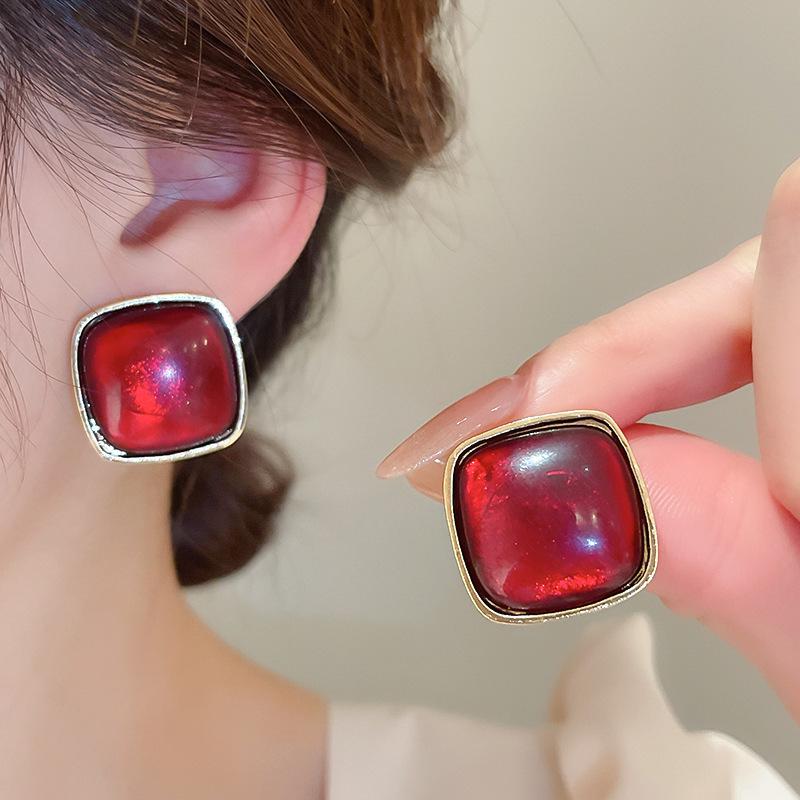 Faye Wong Pink Shrimp Cracker Earrings 2025 Year of the Snake Spring Festival Studs - European and American High-End Fashion.
