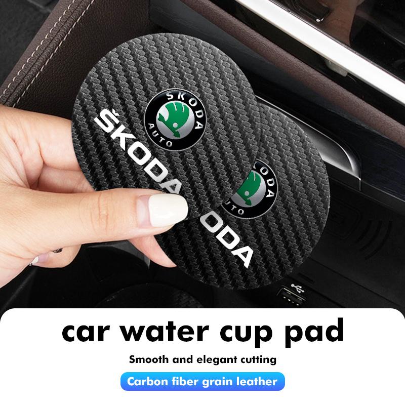 2 Stück Auto Kohlefaser Untersetzer Anti-Rutsch Wasserbecher Getränkeunterlage Für Skoda Kamiq Karoq Octavia 2 3 Rapid Scala Kami Fabia VII VRS