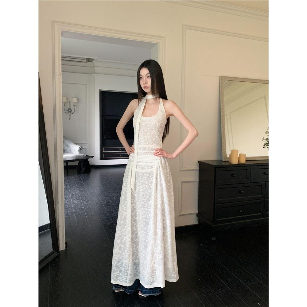 Girl High-end Feeling Waist-cinching Slimming Sleeveless Dress for Women's Summer Personality Halter Floral Layered Long Skirt