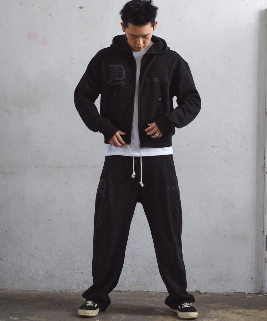 AMOU D-Star One Tuck Sweat Pants Black