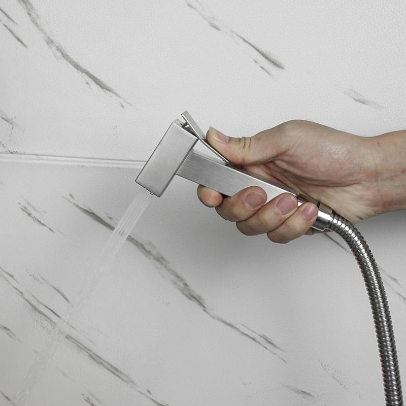 Gebürsteter tragbarer Bidet-Sprayer 304 Edelstahl WC-Bidet-Armatur Kaltes Badezimmer Shattaf-Ventil Jet-Set Einlaufdusche für Po