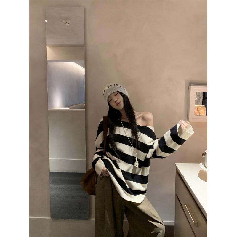 Retro Color-Block Off-Shoulder Knitted Sweater - Autumn 2025 Women's Fashion