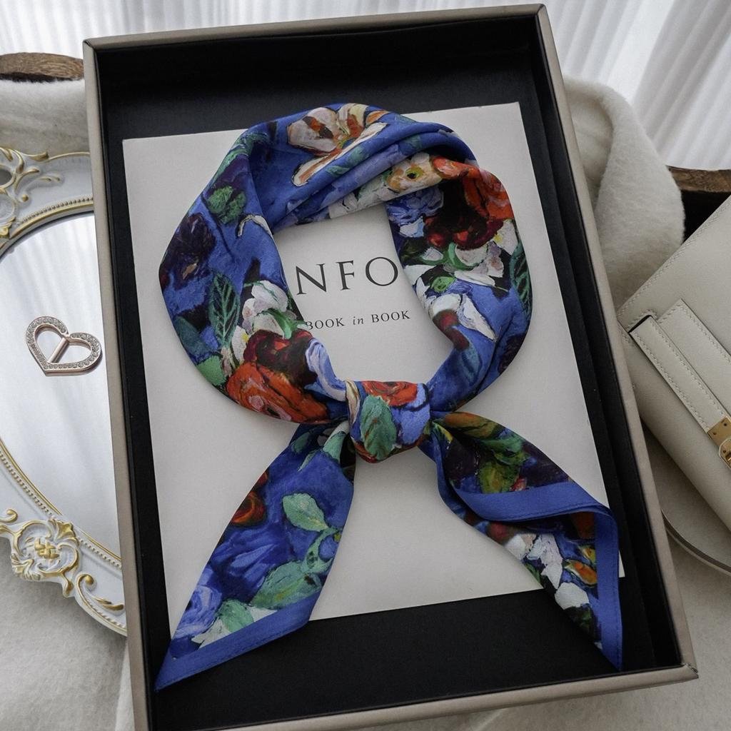 Vintage oil painting 111 mulberry silk double crepe silk scarf women's light luxury blue scarf scarf scarf square scarf