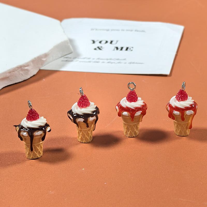 10Pz Fai da Te Carini Orecchini Braccialetti Accessori Marmellata di Fragole Simulato Gelato Resina Ciondolo Cibo 3D Per Creazione Gioielli