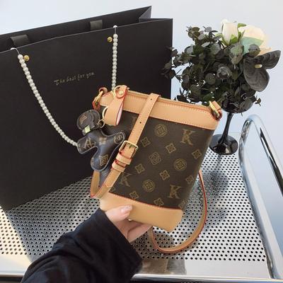 Popular Small Bag Women's Summer New Fashion Niche Design Messenger Bag Bucket Bag