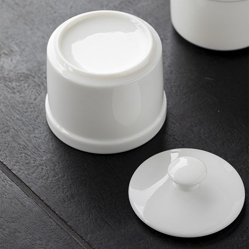 Dehua Weißporzellan Schmortopf 330ml - Glatte Keramik Suppenschüssel mit Deckel für nahrhafte Mahlzeiten.