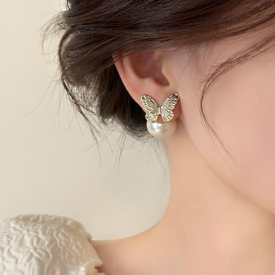 Elegant Silver Butterfly Pearl Versatile Stud Earrings - Retro Luxury Ear Accessories