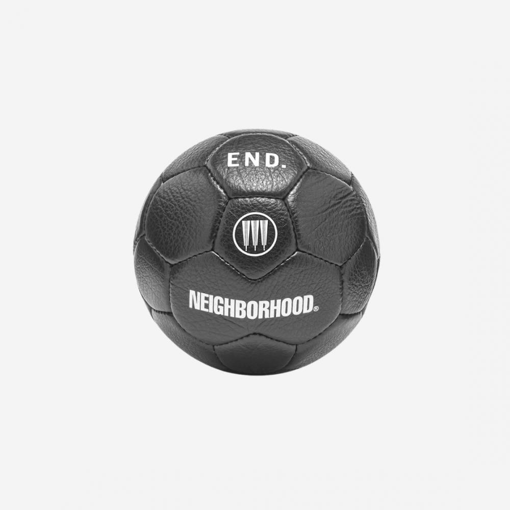 

Адидас х КОНЕЦ. x Neighborhood Home Football Черный