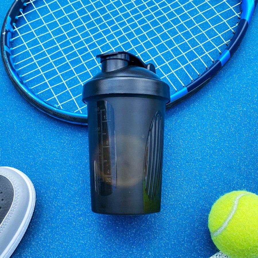 Protein Powder Shaker Bottle with Mixing Ball, Leak-Proof, Suitable for Gym, Workout, Smoothie Blending