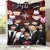 HD Stray Kids Kpop Star Flanelldecke, Ultra Weiche Warme Plüschdecke für Zuhause Schlafzimmer Bett Sofa Abdeckung Camping Picknick Geschenk