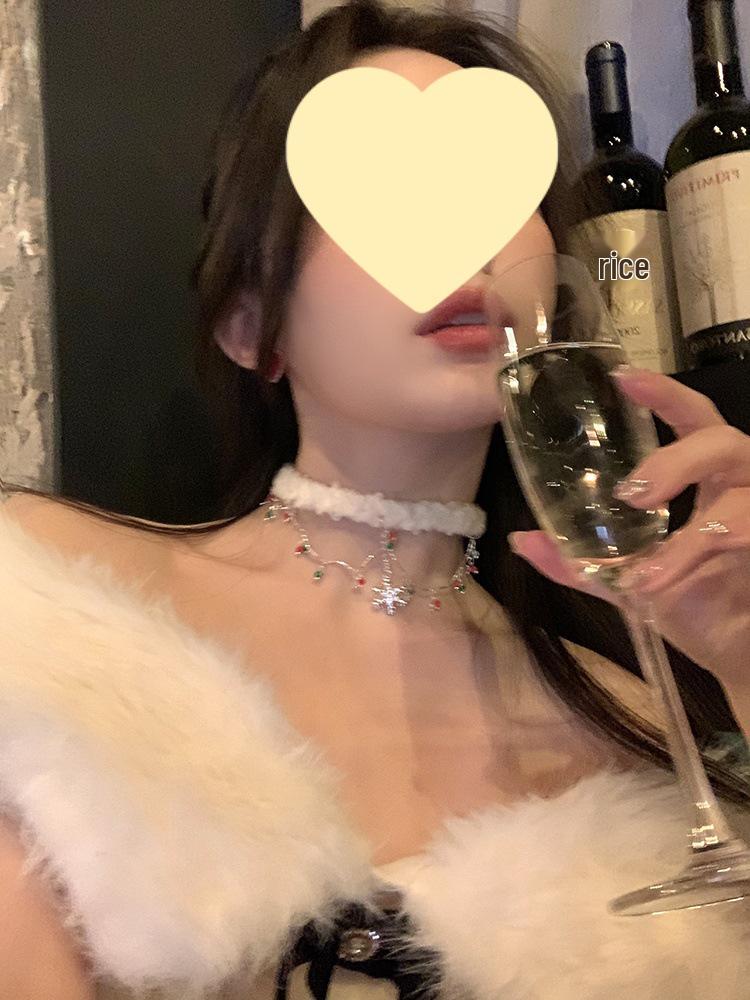 Collier Double Couche Flocon de Neige 2024: Chaîne Choker en Peluche pour Femme - Accessoire d'Hiver Parfait