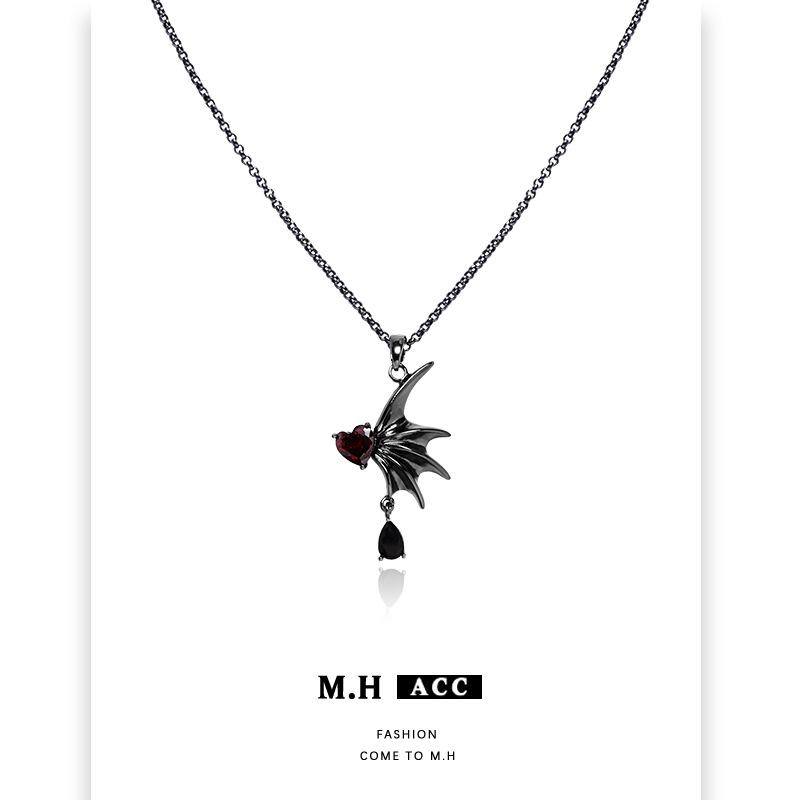 Bat Wings Pendant Necklace Sense Dark Wind Unique Personality Clavicle Chain Punk Hottie Necklace