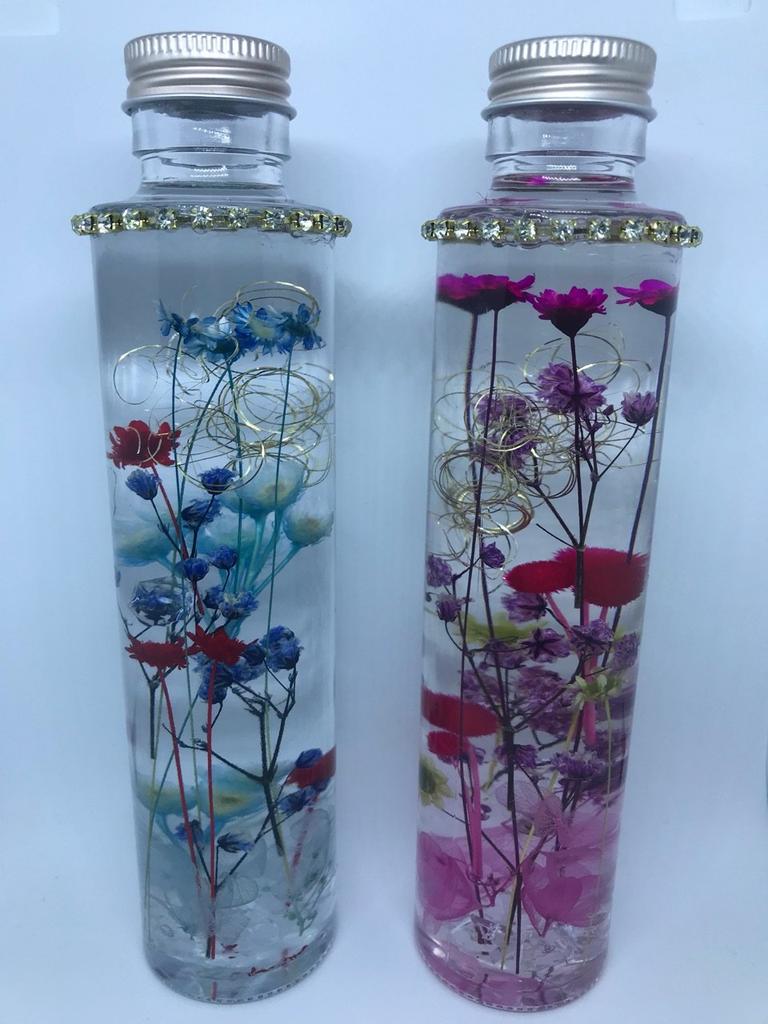 C.R Herbarium, Preserved Flowers, Gift, Mother's Day Gift, Message Card Included, Ornamental Decor (Red)