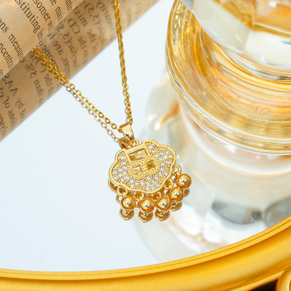 Ping An Lock Pendant Necklace Clampsia Chain Niche Temperament