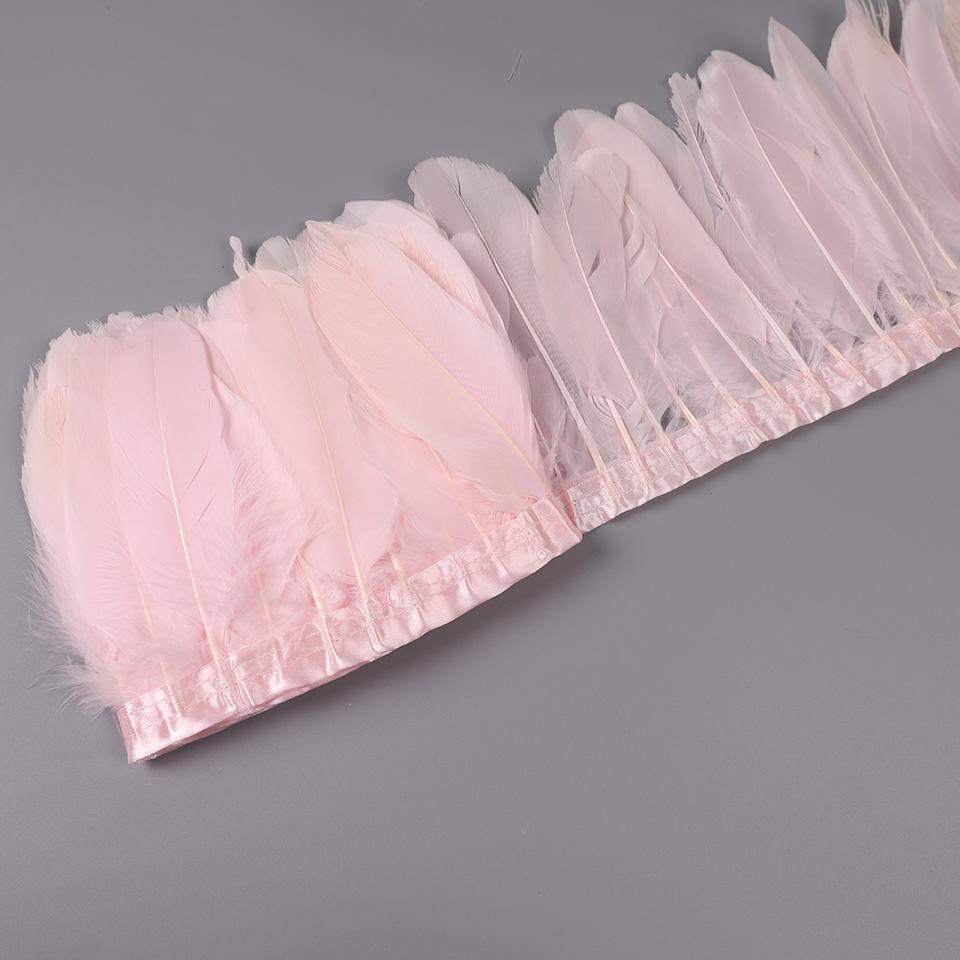 Dekoracyjne pióra gęsie na taśmie do robótek ręcznych, dekoracji karnawałowych, frędzle do ubrań, sukienek, szycia, sztuki i rzemiosła