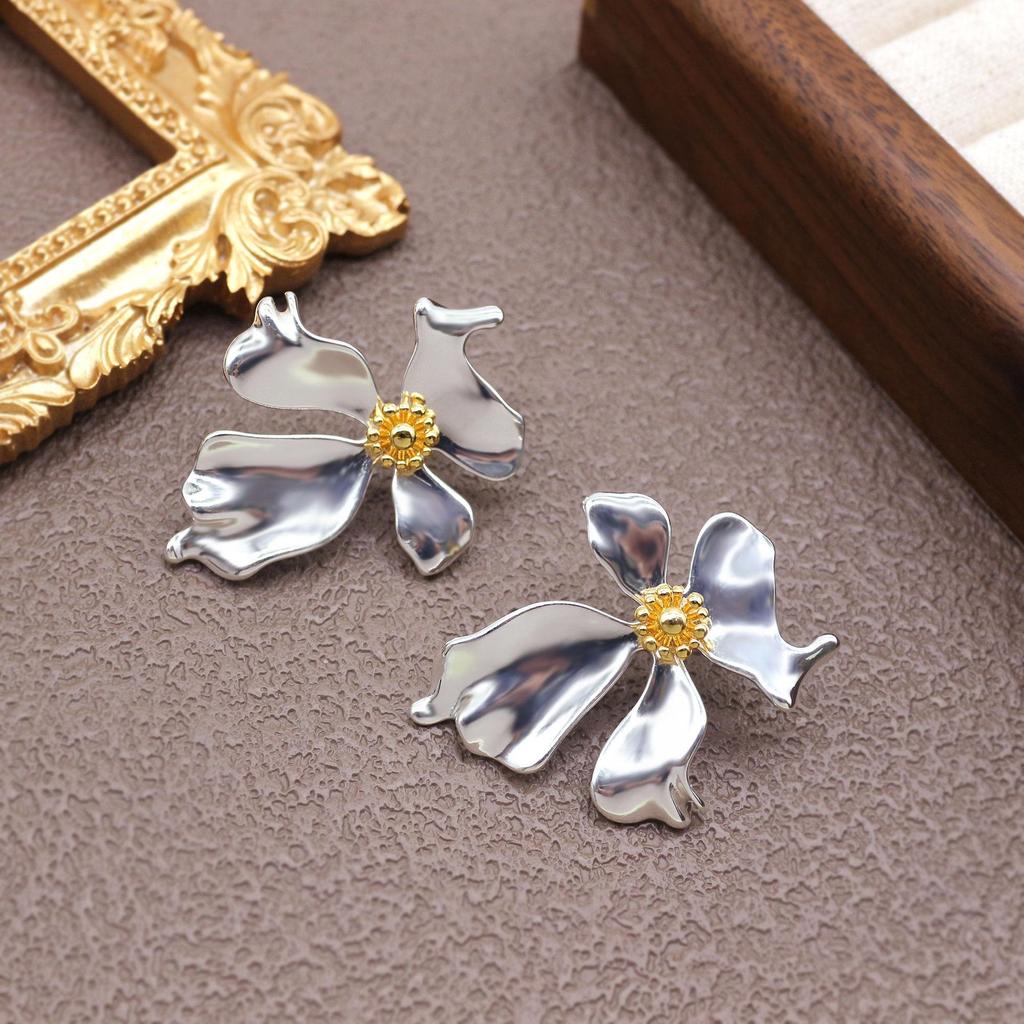 Elegant Irregular Flower Earrings: Luxurious, Versatile, High-End Design for Women