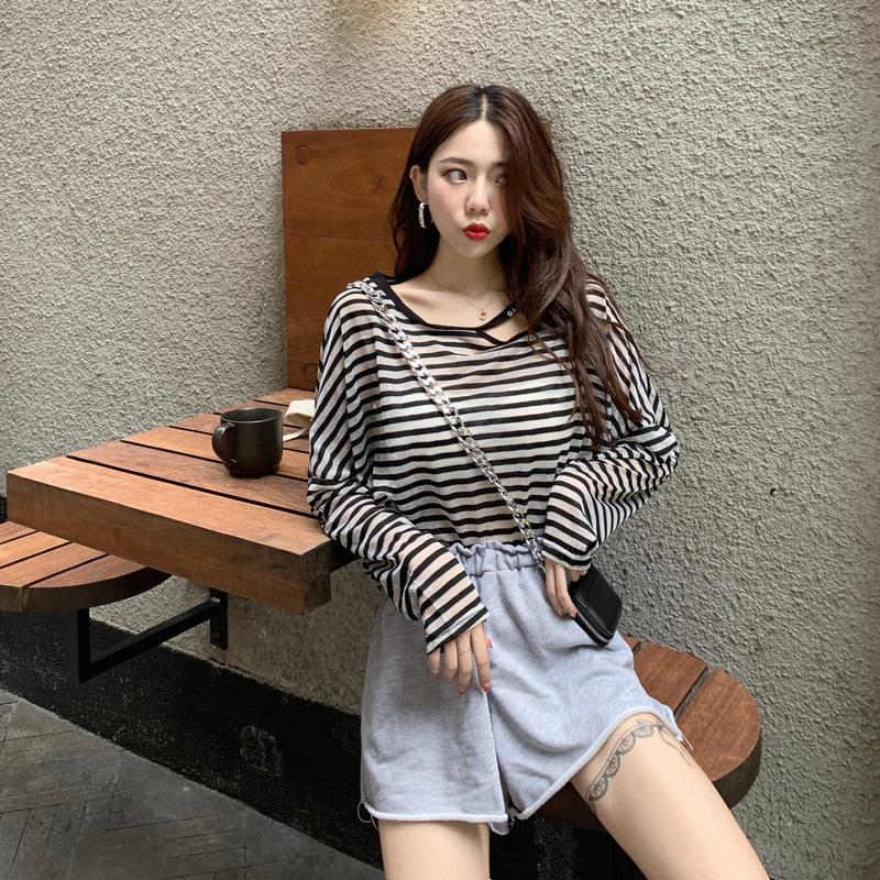 Футболка в полоску из ледяного шелка с длинными рукавами — фото 5