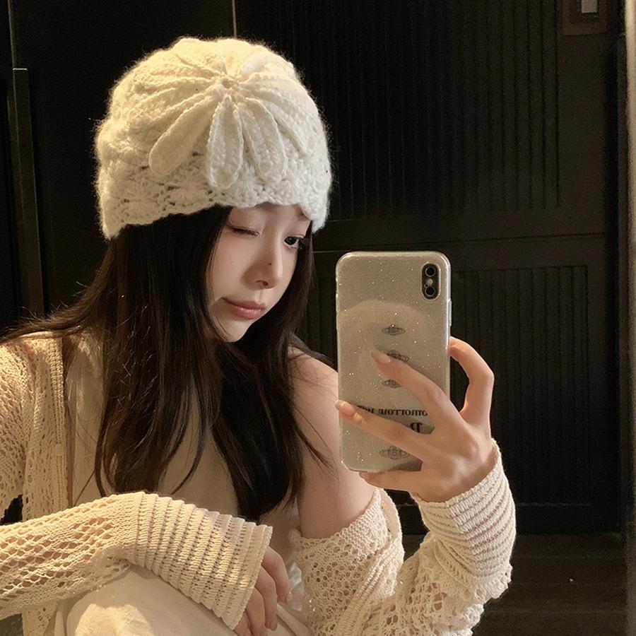 Handmade Crochet Wool Hat Women's Autumn and Winter Flowers Hollow Temperament Versatile Warm Face Small Knitted Hat