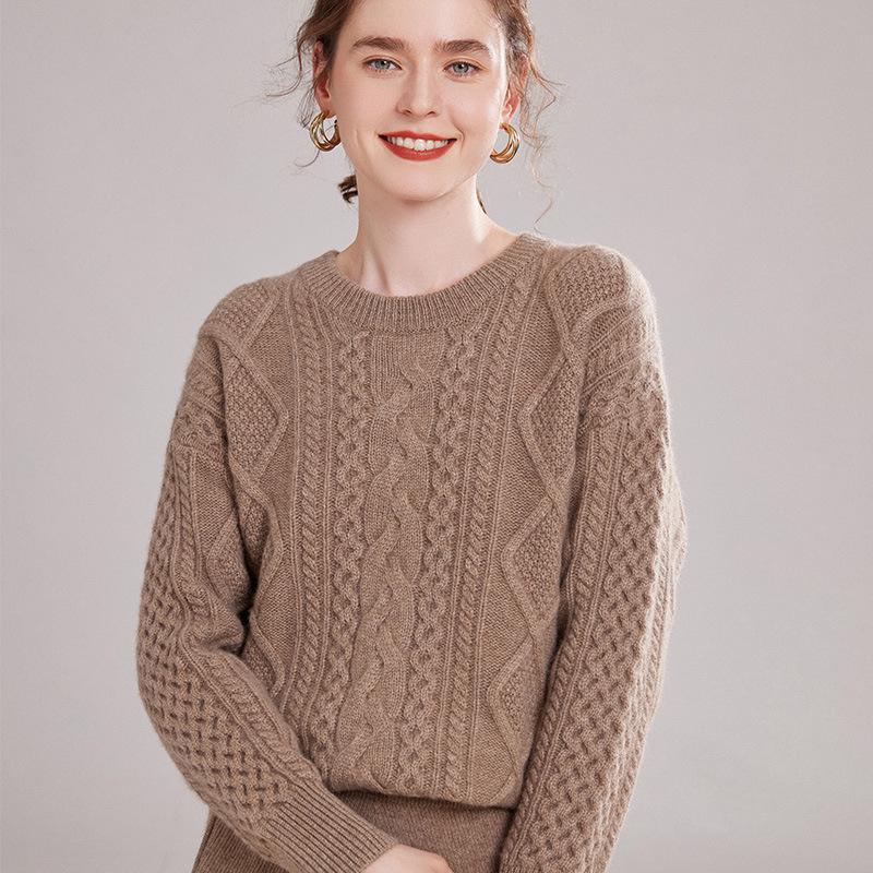 Women's Retro Loose Cable Knit Cashmere Sweater - Round Neck, High-End Texture, Autumn/Winter Base Layer.