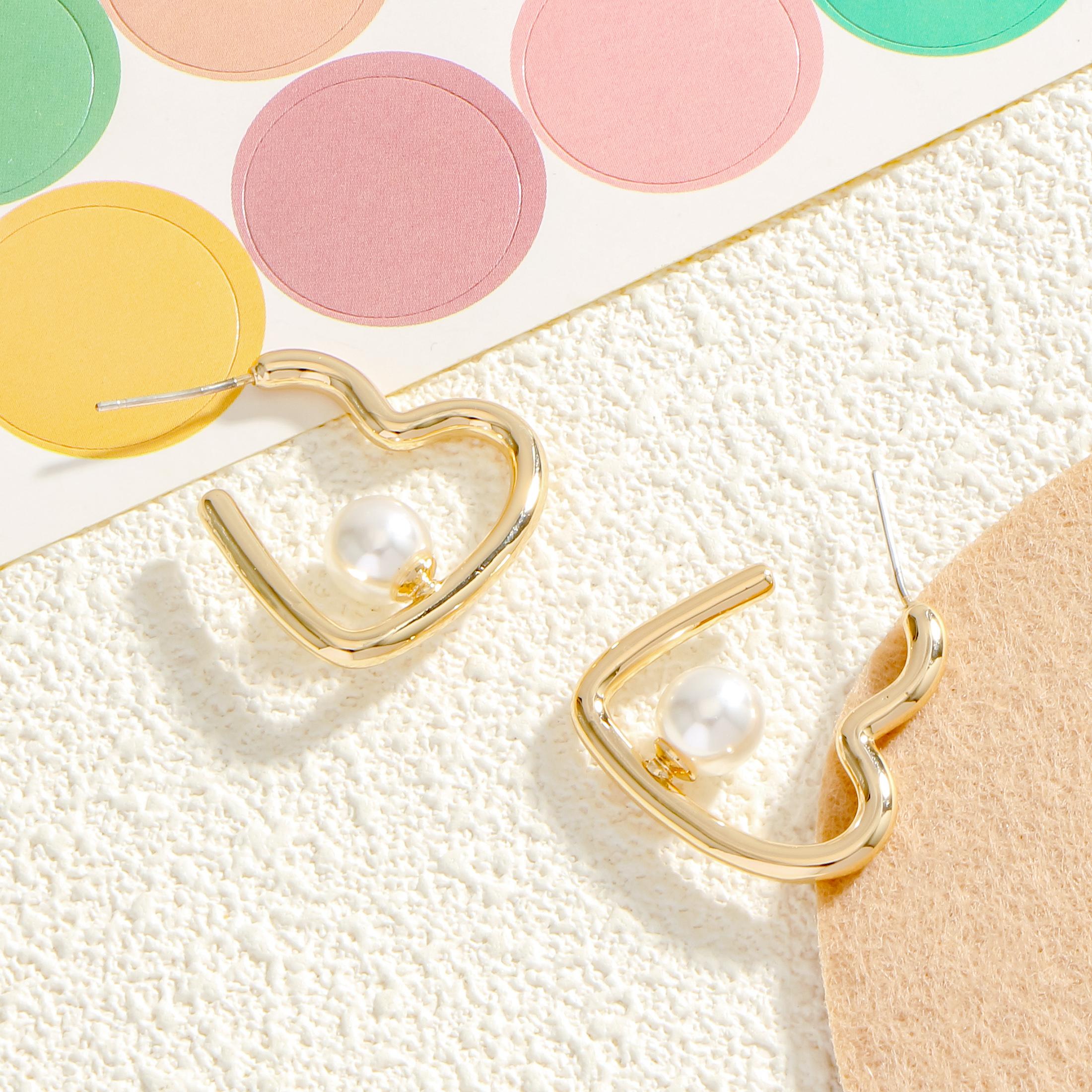 

Golden Pearl Heart Hoop Earrings for Women Elegant Jewelry Gift GOLD золотистый