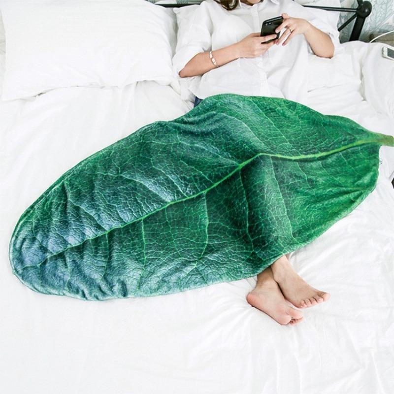 

Creative Leaf Pattern Flannel Blanket Soft Cozy Throw Blanket for Office Nap Sofa Bed Couch All Seasons Universal Home Decor 100x150cm