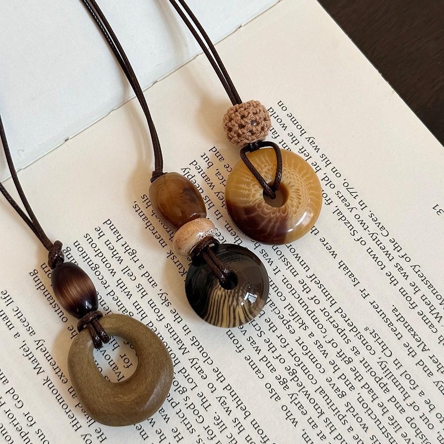 Retro Ethnic Ceramic Oval Pendant Necklace with Clavicle Chain