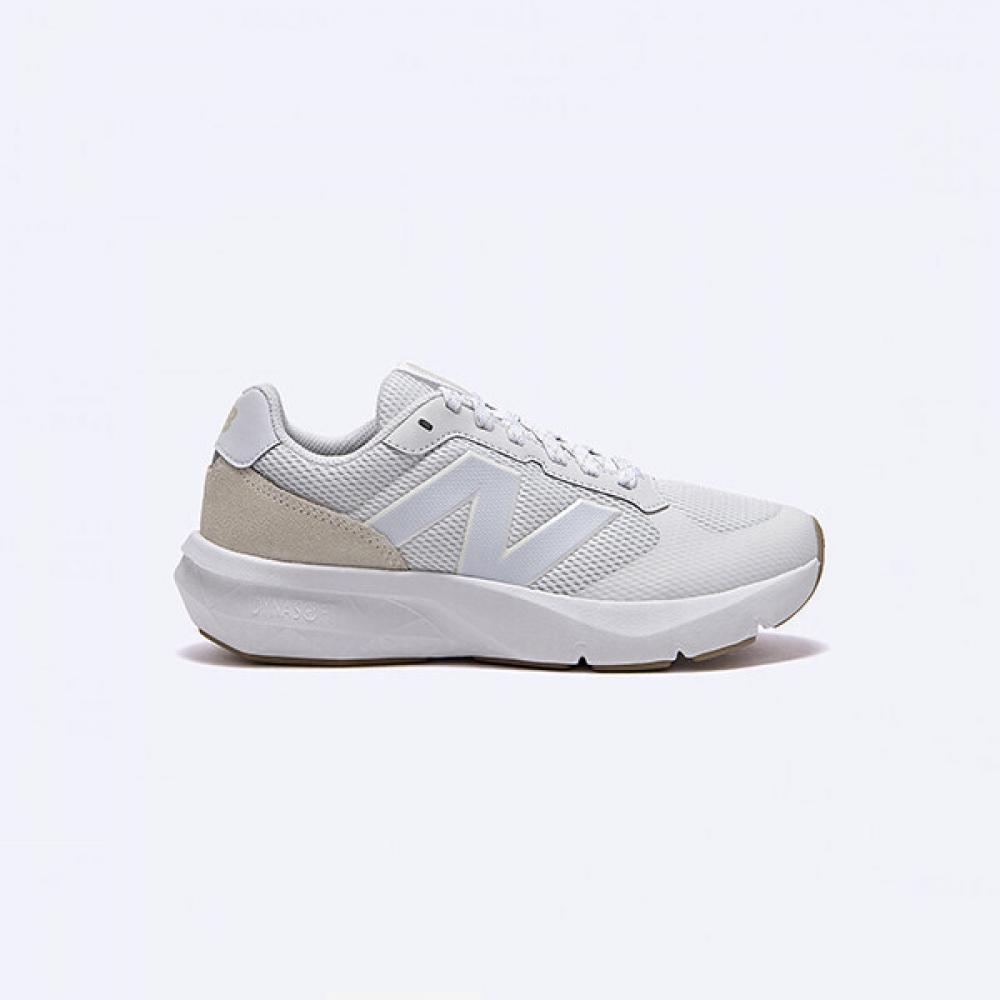 

New Balance Ua800dw1 Sneakers 220