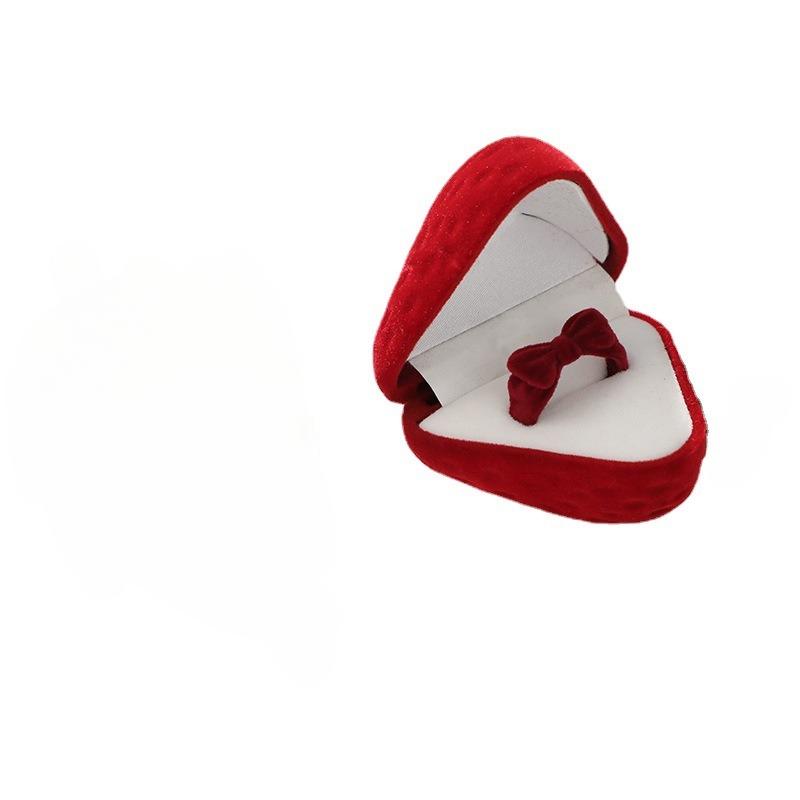 1Pcs Hot Sale Strawberry Ring Box Children's Mini Lovely Jewelry Plush Storage Valentine's Day Gift Box Jewelry Packaging Box