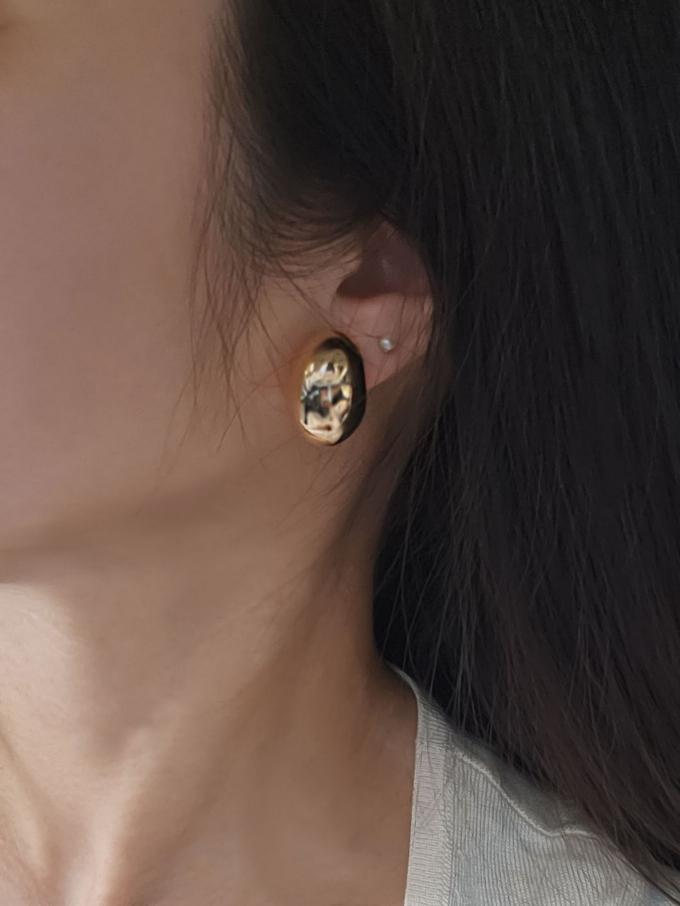 Douze Juicy Big Oval Earrings