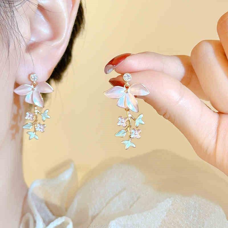 Spray paint flower leaf fringed earrings Mori fashion stud earrings high sense versatile personality earrings women