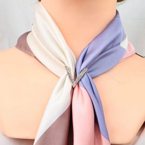 Scarf Button Sparkling Rhinestones Three-Ring Scarf Buckle Versatile Scarf Shawl Fastener Fashion Accessory