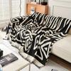 1 Pezzo Cuscino Divano Bohemien Retrò Copertura Completa Monopezzo Antipolvere Resistente ai Graffi del Gatto Netflix Senso Premium Stagione Quattro Universale