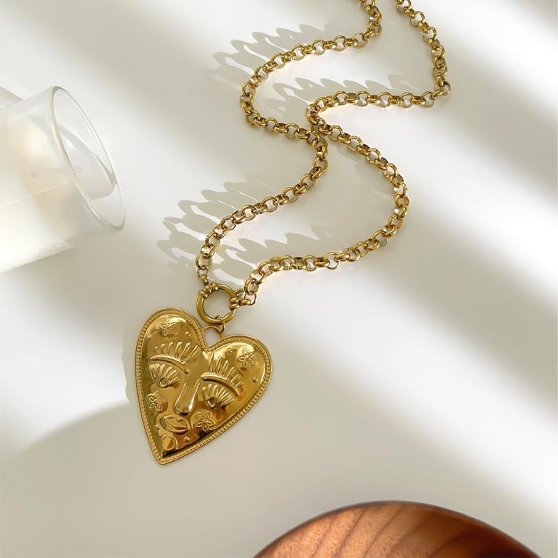 Stylish Heart/Round Pendant Necklace With Long Chain Simple Yet Stylish Accessory For Casual Or Formal Outfits