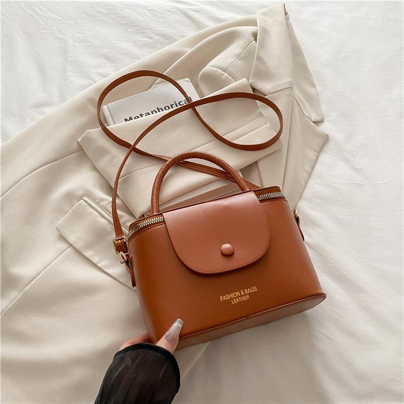 

Premium texture niche design retro handbag popular dumpling bag versatile shoulder messenger bag коричневый