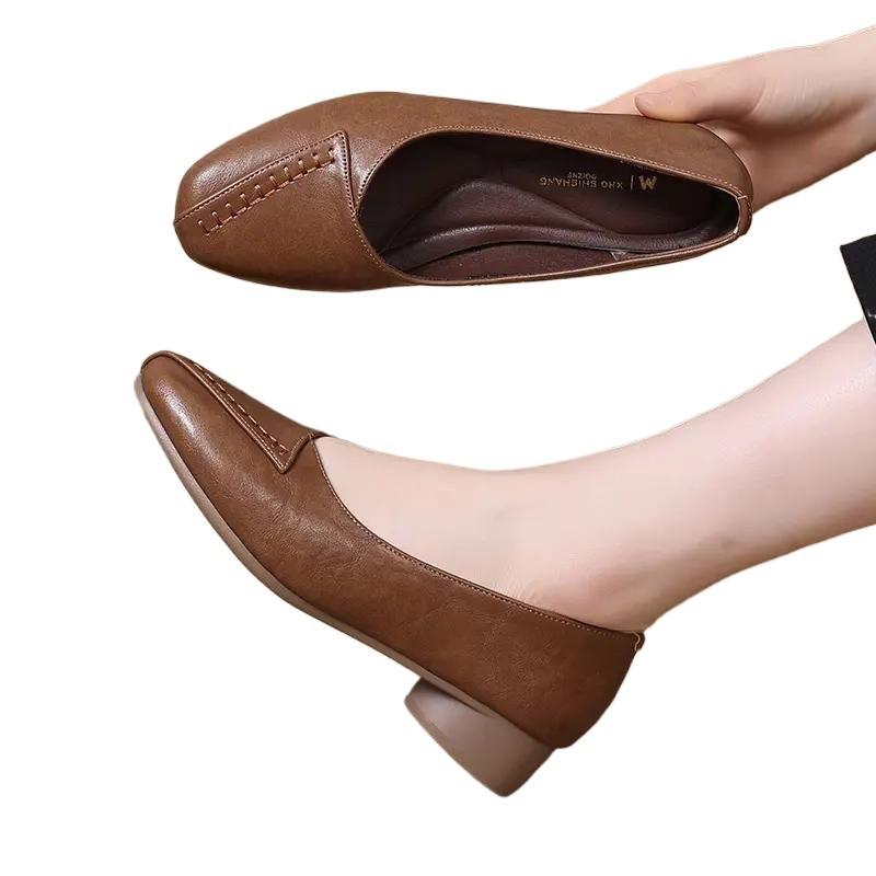 Leather square head shallow mouth single shoes 2025 new leather shoes soft leather soft surface spring and autumn soft sole mother retro women's shoes