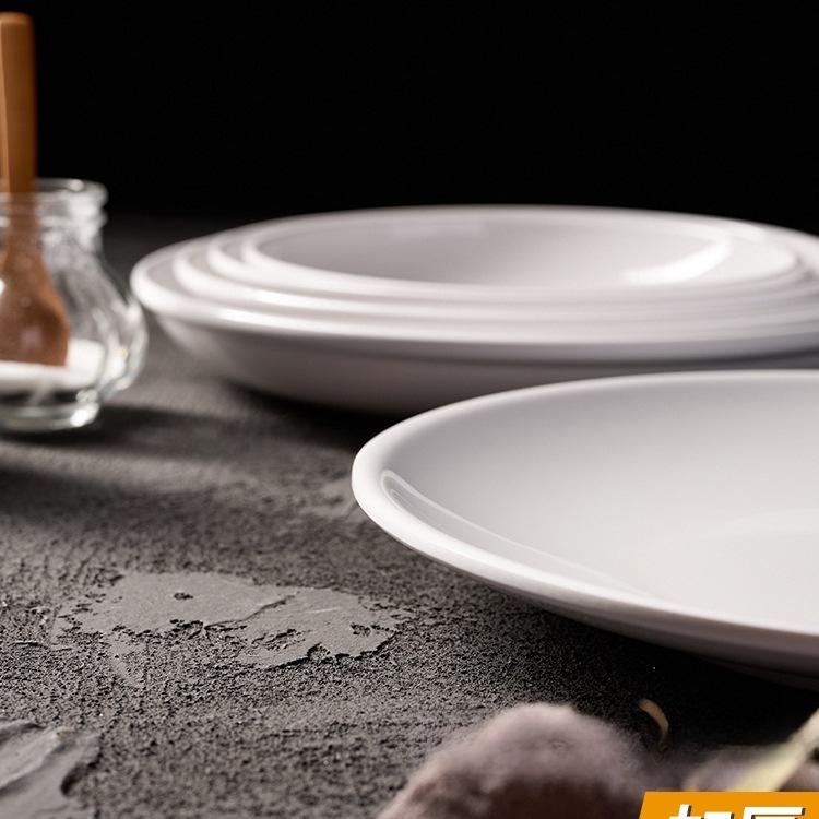 Runde Essteller im Melamin-Porzellan-Stil mit Seidenblumen-Design für Restaurants und Hotels