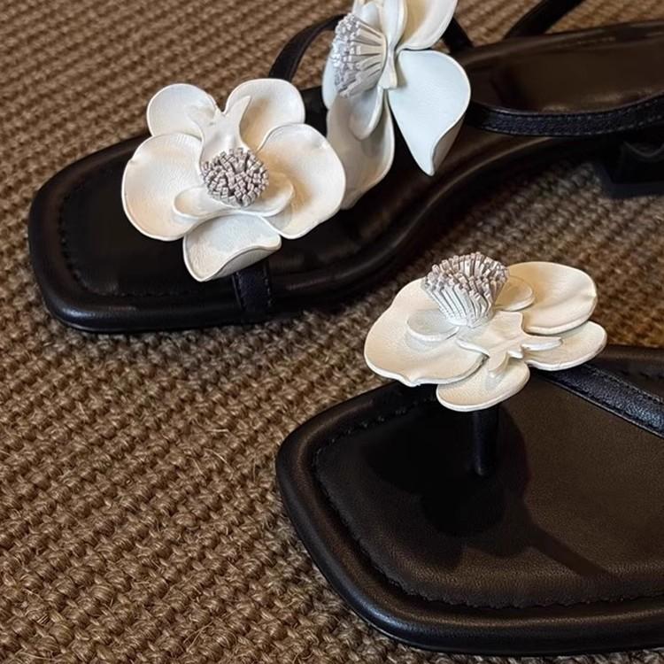 Sheepskin version~ French flower one-word sandals women's spring and summer new fairy wind soft leather beach open-toed sandals