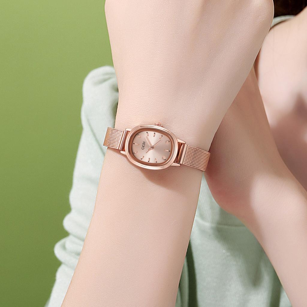 Oval Design Mesh Chain Women's Watch Small Green Watch Simple Temperament Commuter Quartz Watch for Women